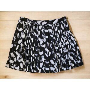 Banana Republic Skirt Womens Sz 4 Mini Printed‎ Pleat Black White Lined Office